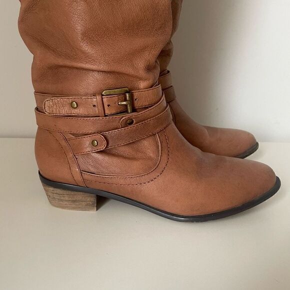Steve Madden Casstro Knee High Leather Riding Boots Size 6 Low Heel Buckle - Picture 2 of 10